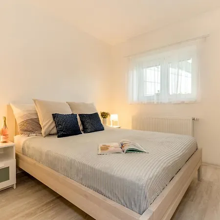 Apartament Jedovary *