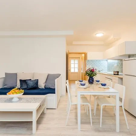 Apartament Jedovary *